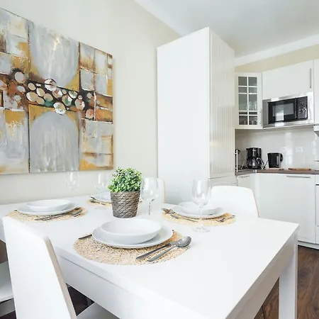 Chocolate-Spacious, Cosy 2-Br Apartament