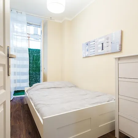Chocolate-Spacious, Cosy 2-Br Apartament