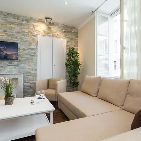 Chocolate-Spacious, Cosy 2-Br Apartament