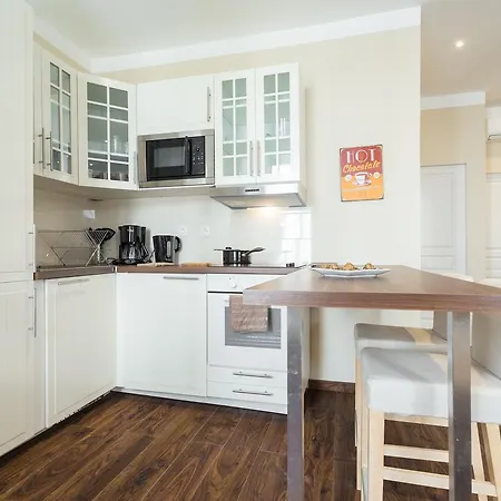 Chocolate-Spacious, Cosy 2-Br * Nicea