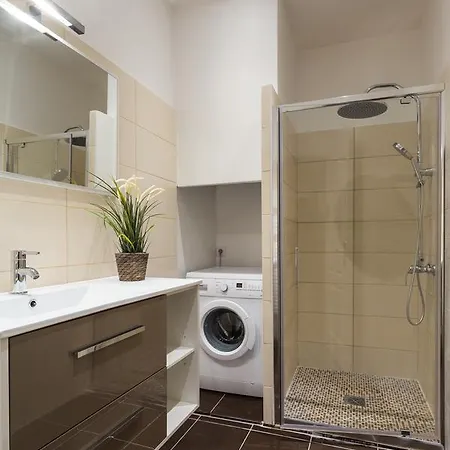 Chocolate-Spacious, Cosy 2-Br Apartamento